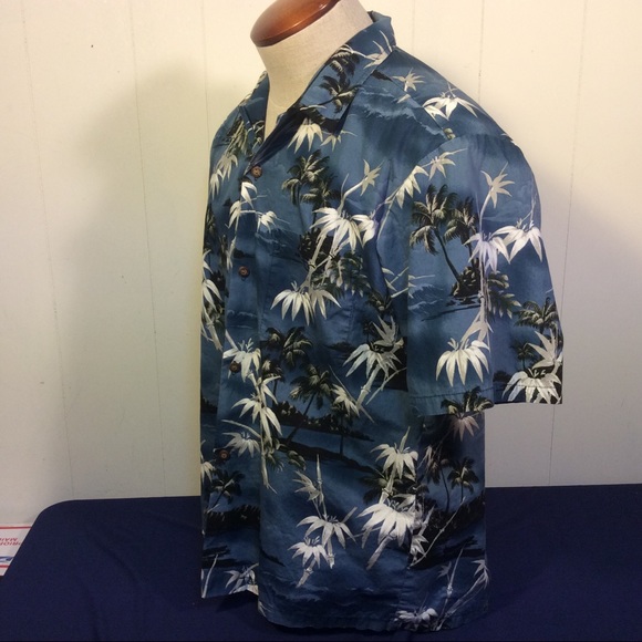 Classic Hawaiian Mens Shirt made in Hawaii - Picture 4 of 6